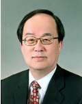 제 9 대 김학준 회장 모습